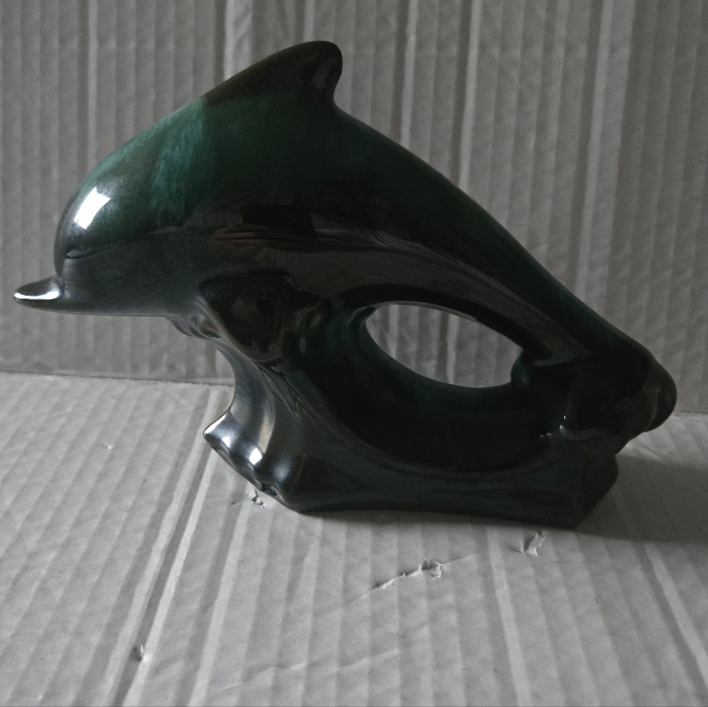 Vintage Blue Mountain Pottery Leaping Dolphin Figurine (Green Glaze (1970)